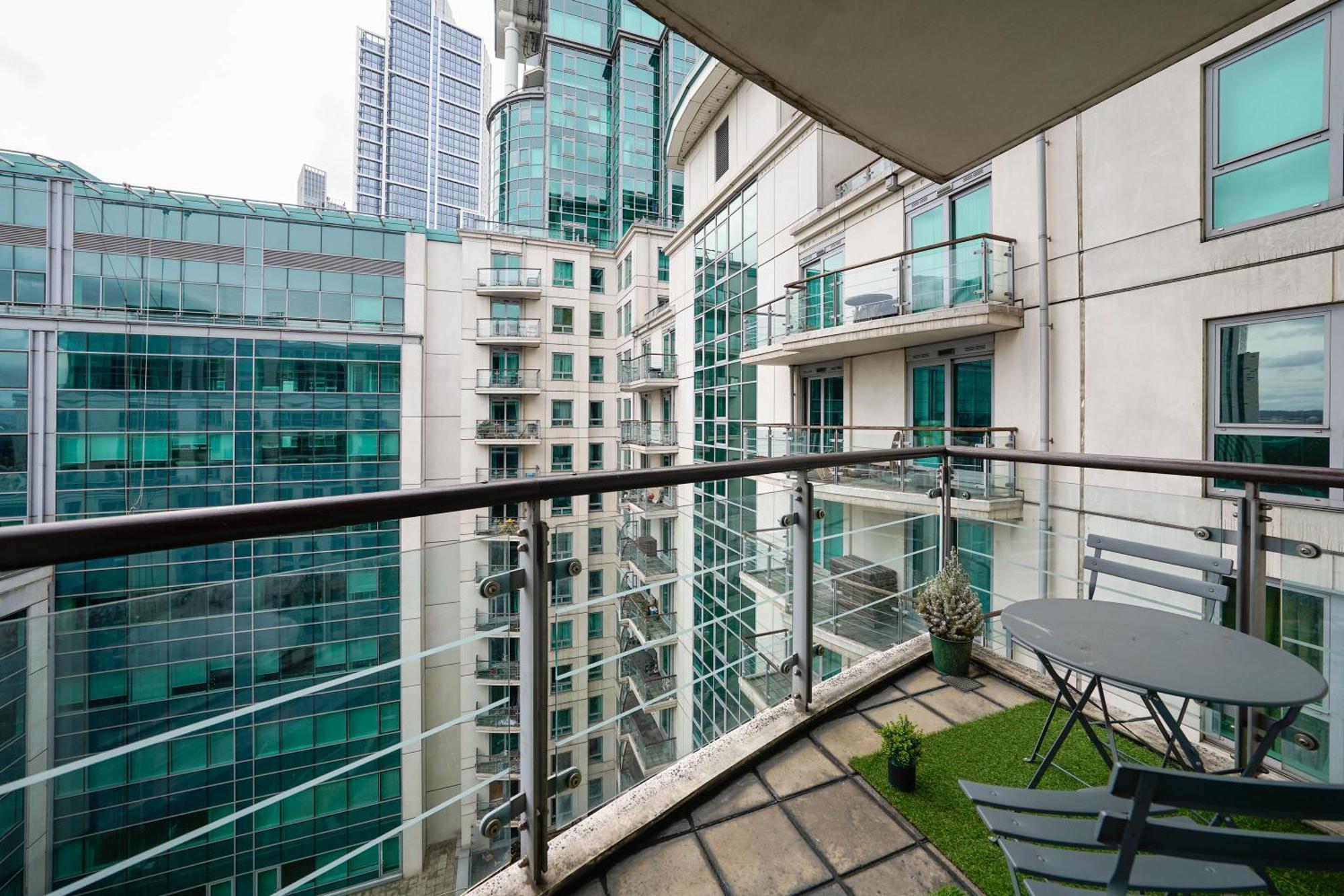 Apartamento St George Wharf Londres Exterior foto